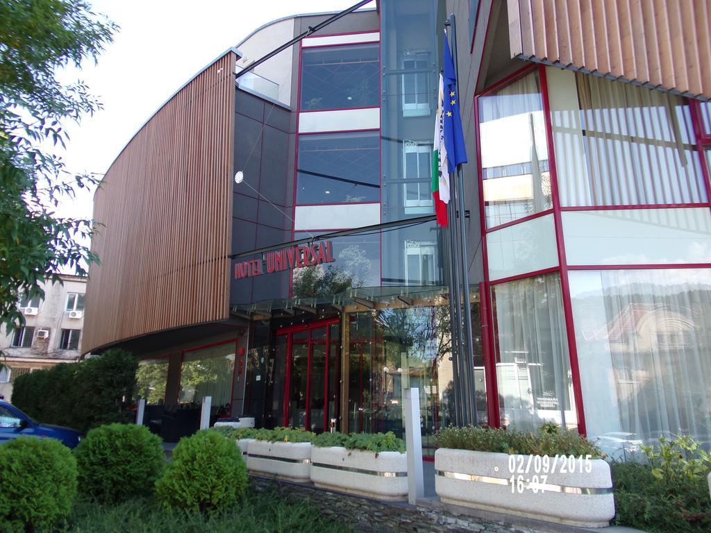 Universal Hotel Dupnitsa Ngoại thất bức ảnh